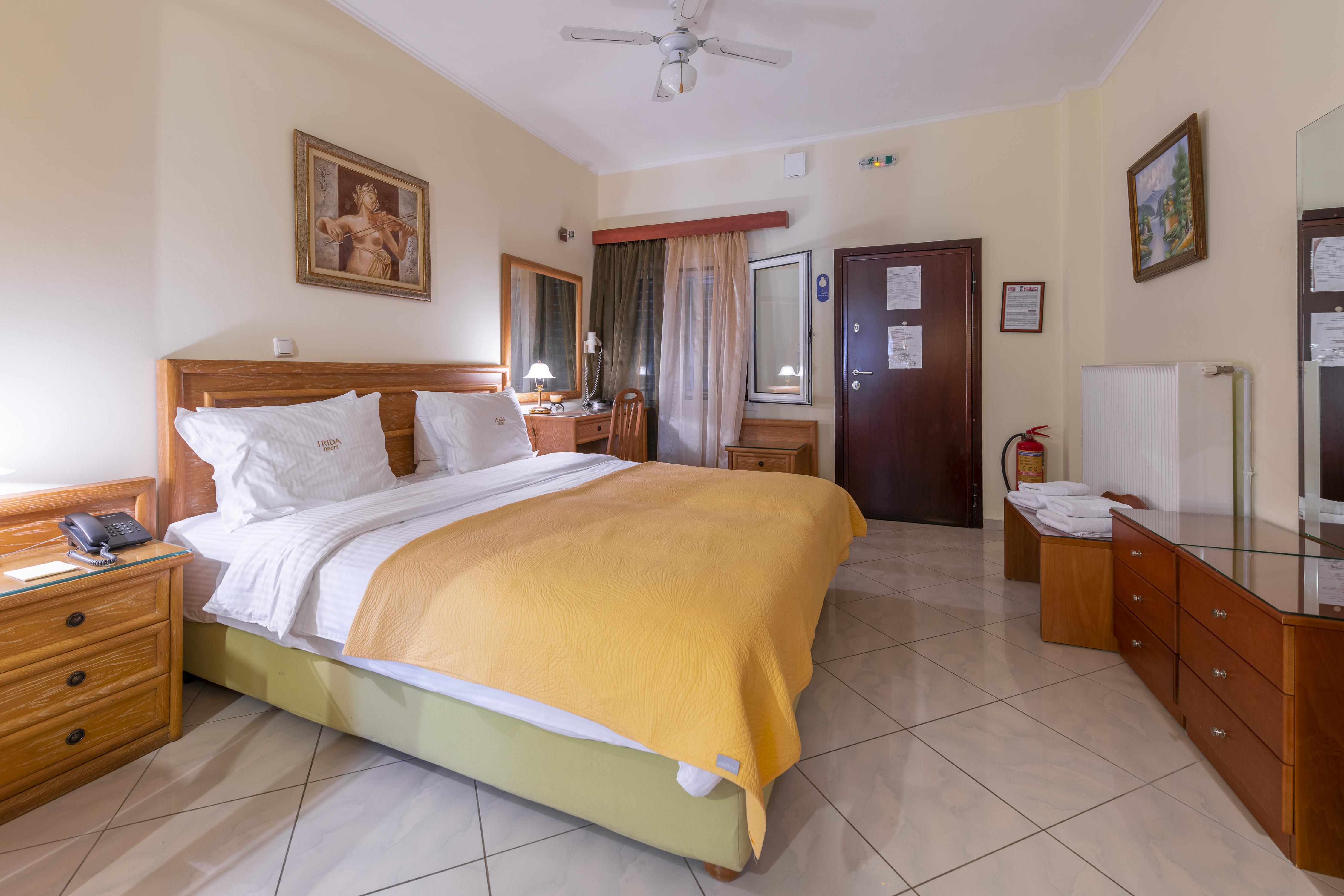 Irida Beach Resort Suites 基帕里夏 外观 照片